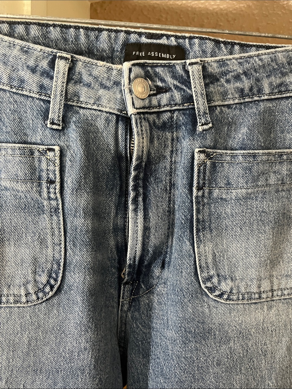 Free Assembly Women’s Light Blue Denim Wife Leg Jeans